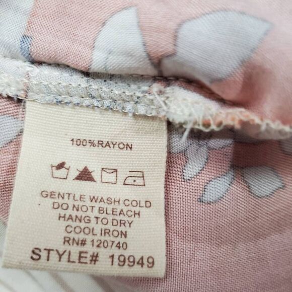 Mystree Medium/Large Floral Open Front Cover Top - Picture 7 of 9